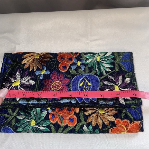 Embroidered Floral Clutch Wallet Pouch Card Holder Colorful Flowers Snap Close - Picture 9 of 9